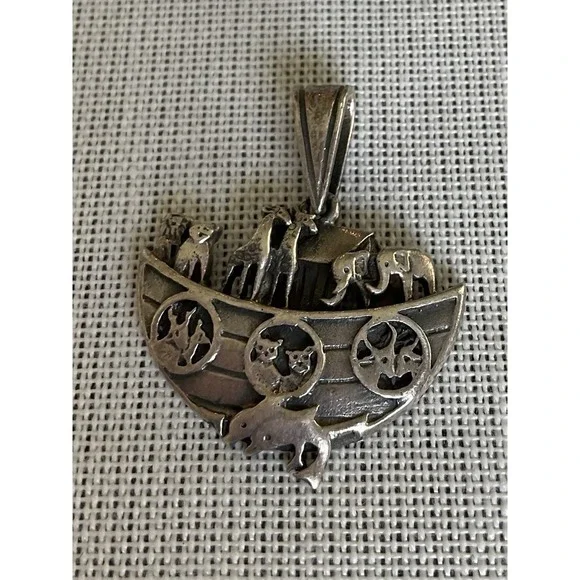 Vintage 925 Thailand Sterling Silver Noah's Arc Pendant ESTATE JEWELRY - Picture 1 of 4